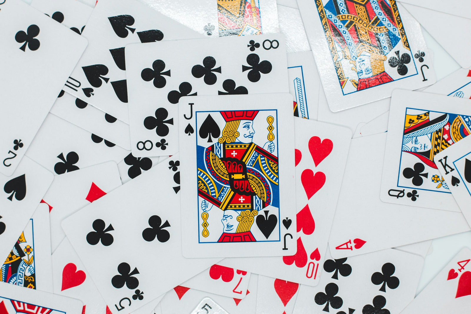 Elige Alto o Bajo - Juego de Cartas