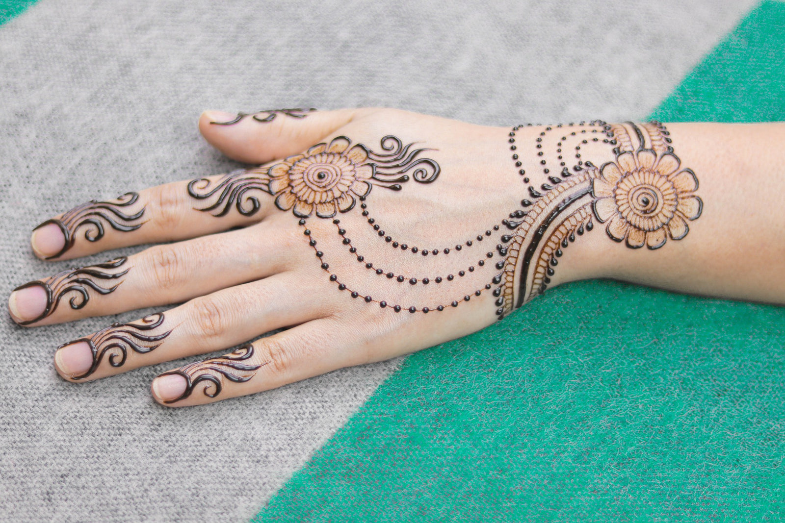 Henna Hands