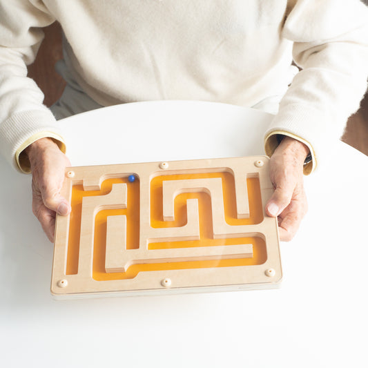 A-MAZE-ING Activities to Do Over the Holiday Season for People with Dementia