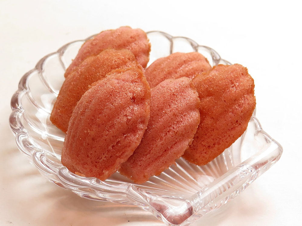 Baking Tasty Madeleines