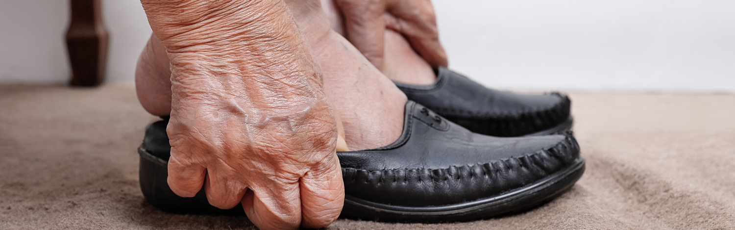 How To Find The Best Shoes For People With Dementia