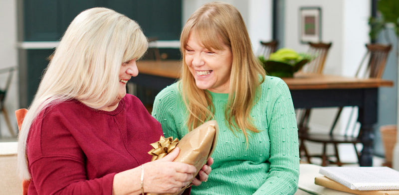 19 Gift Ideas for Someone with Dementia: A Guide by Stage