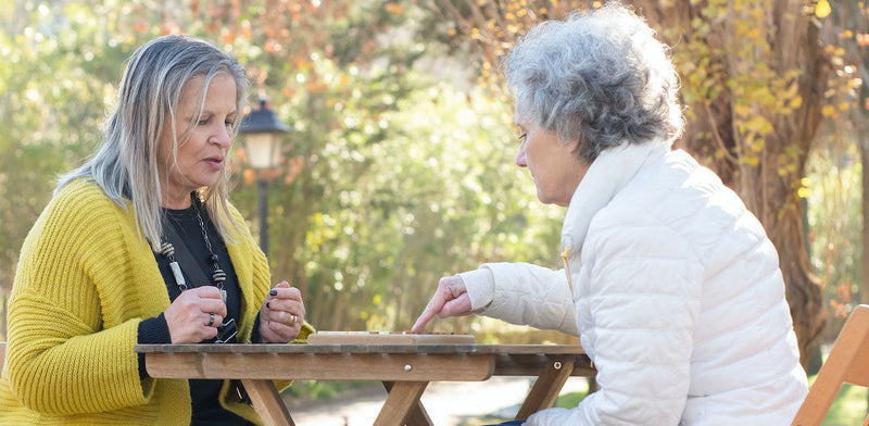 11 Best Memory Games for Seniors & People with Dementia